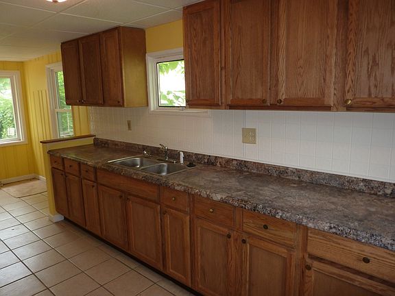 5th image of 3116 N Gladstone Ave