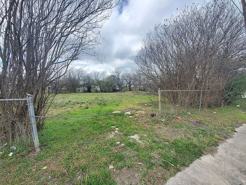 2nd image of 647 N San Ignacio Ave
