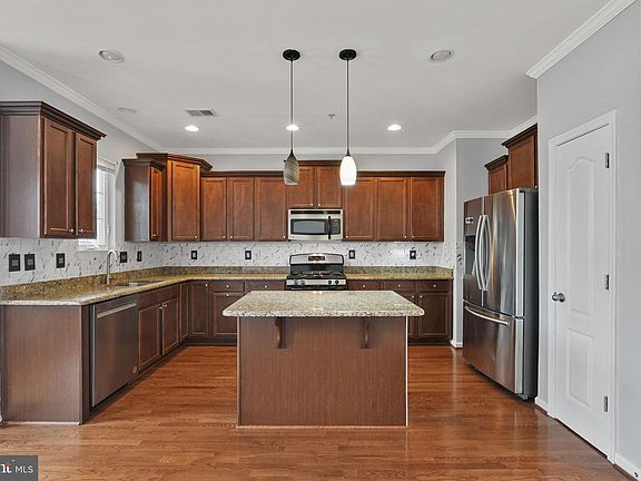 2nd image of 7509 Briargrove Ln