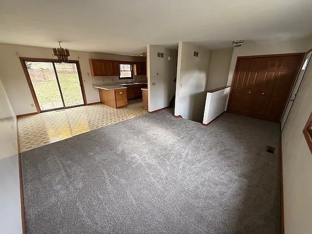 565 Church St — Photo 9
