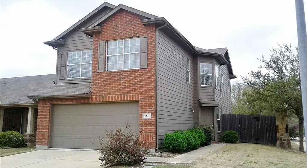 7577 Lazy Spur Boulevard — Photo 1