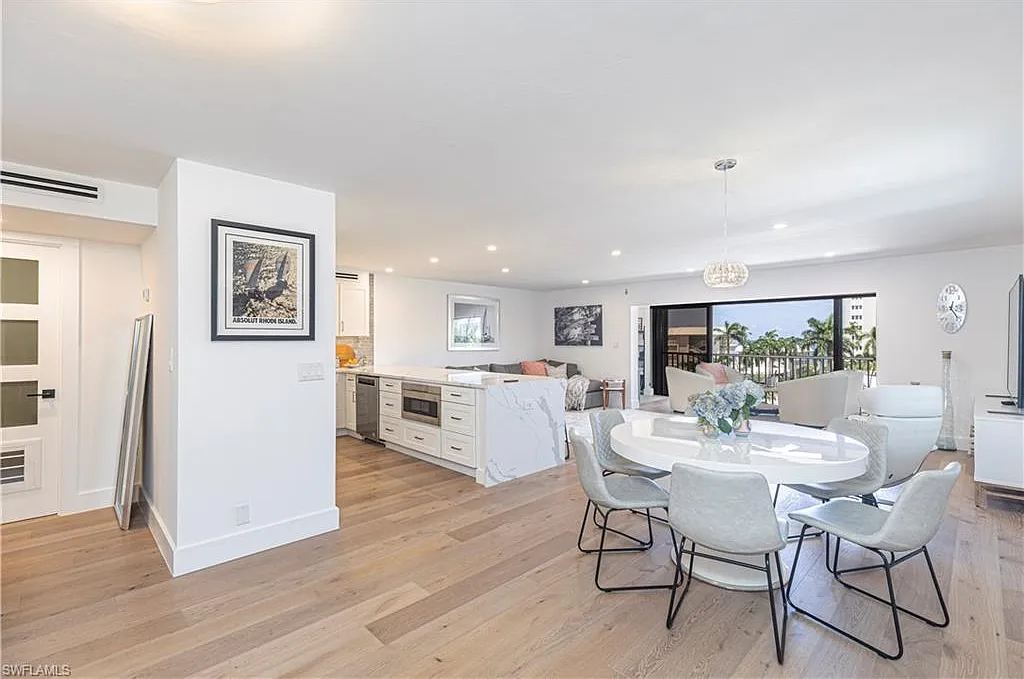 2 bed, 2.0 bath, 1554 sqft, $5,500 — Photo 3