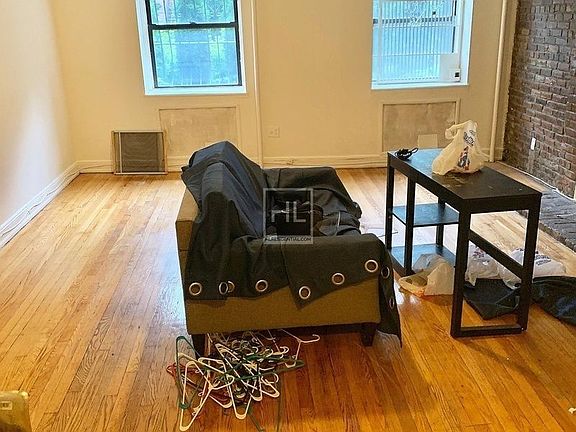 2nd image of 210 Park Pl APT 1A