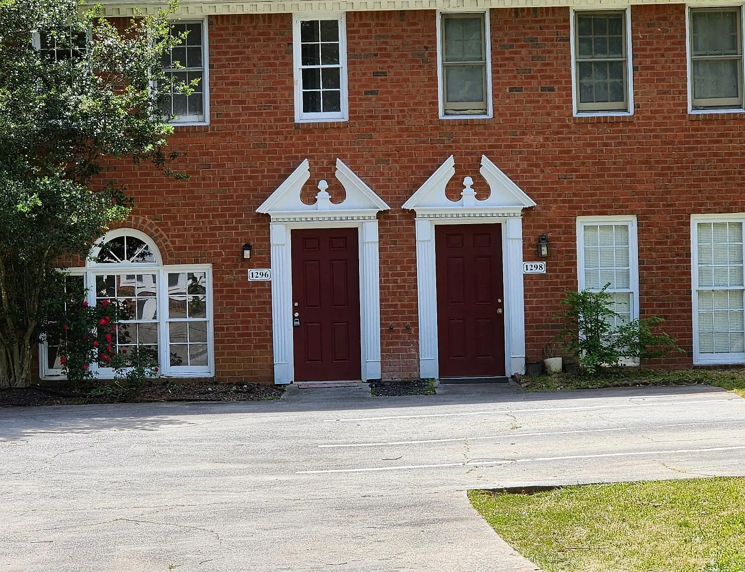 2 bed, 2.5 bath, 1166 sqft, $1,650 — Photo 1