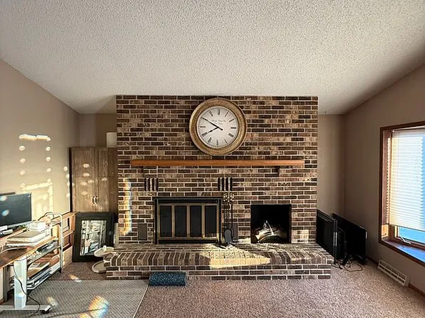 103 Rebecca Rd, Hudson, IA 50643