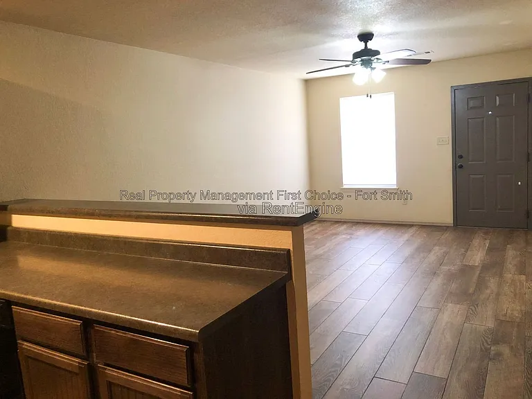 320 S 12th St — Photo 7