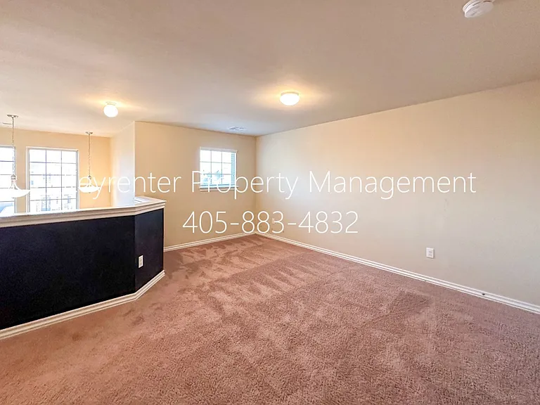 2409 Rosa Cir — Photo 4
