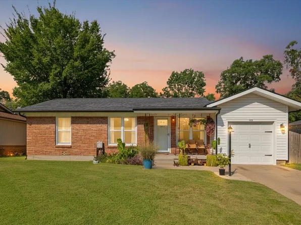 609 Norwood Dr, Hurst, TX 76053