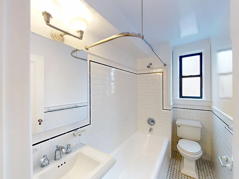 210 E 68th St #7G — Photo 5