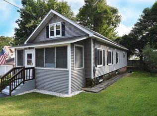37 Seminole Dr, Worcester, MA 01603