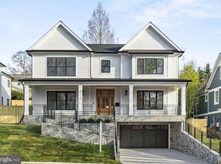 10213 Parkwood Dr, Kensington, MD 20895