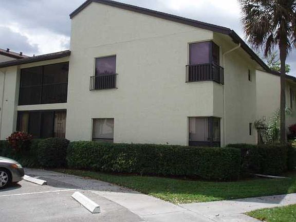 2nd image of 3403 Cocoplum Cir #3402