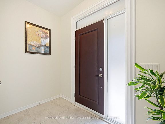 3rd image of 12 Frank Ln