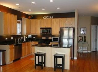 1623 W Grand Ave APT 2E, Chicago, IL 60622