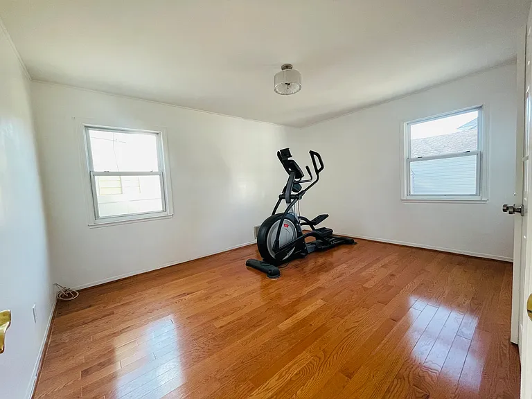 253 Devonshire Dr #1 — Photo 4