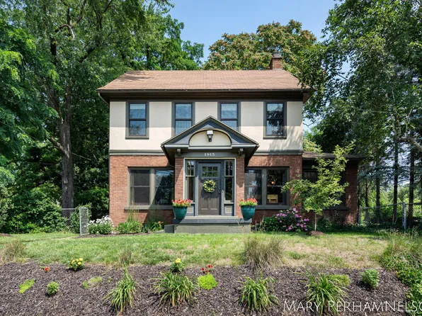 1915 Leonard St NW, Grand Rapids, MI 49504