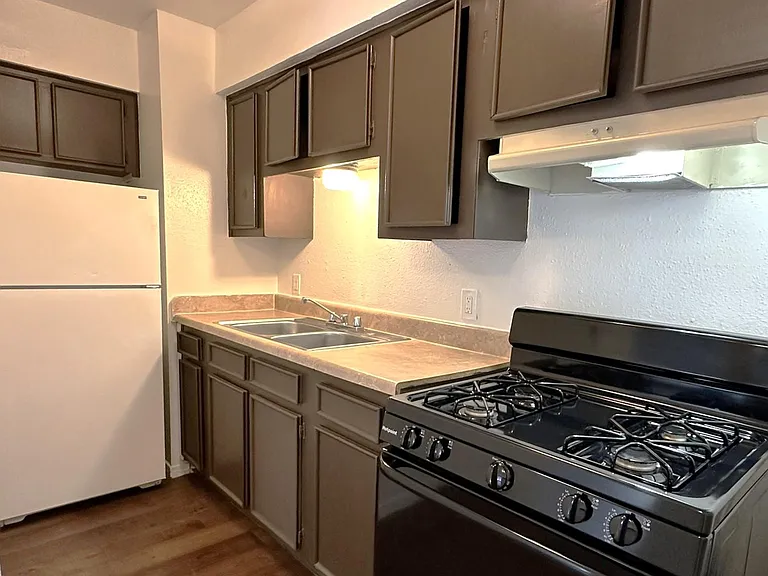 Timber Crossing Apartments — Photo 12