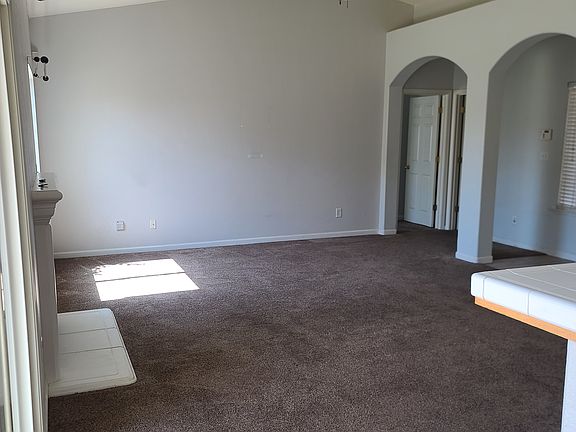 3rd image of 1637 Linden St