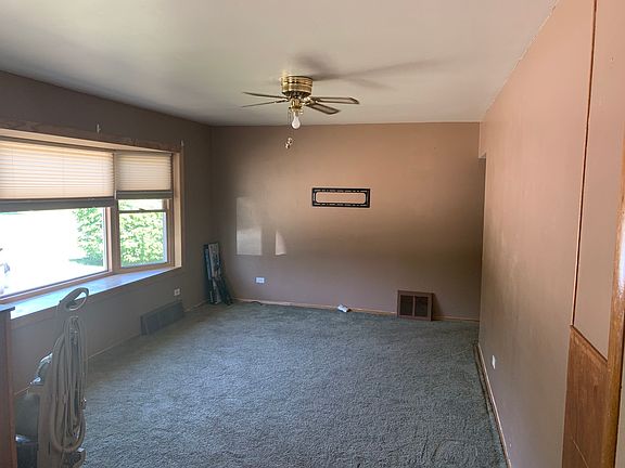 5th image of 2821 N Lewis Ave