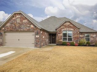 1051 Harvest St, Centerton, AR 72719