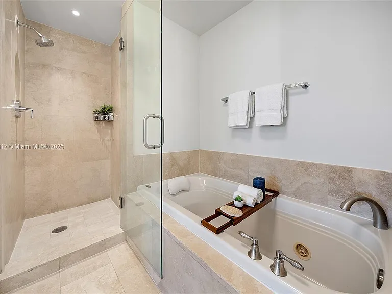 4401 Collins Ave #3505 — Photo 19