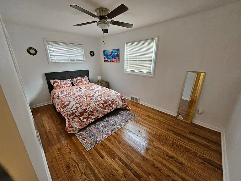 304 Greenvale Dr — Photo 6