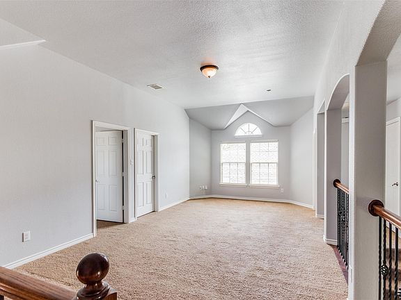 2nd image of 1308 Soaptree Ln