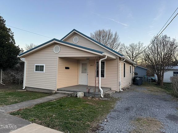 2nd image of 107 E Millpond St