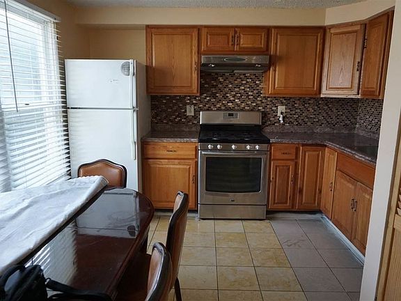 5th image of 43 Theresa Ct Unit 43