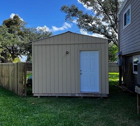2nd image of 118 Myrtle Ln