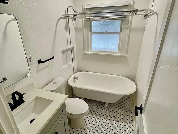 5th image of 1153 34th Ave N #9