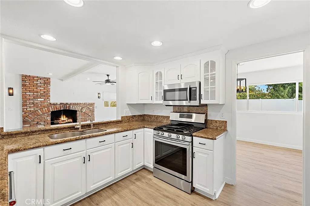 3 bed, 1841 sqft, $5,400 — Photo 3
