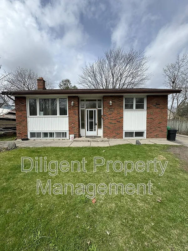 2 bed, 2.0 bath, $650 — Photo 1