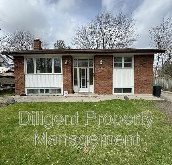 186 Collison Ave — Photo 1