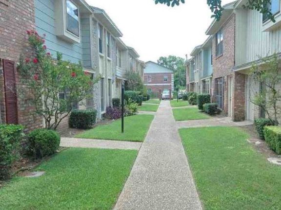 2nd image of 1290 Speight Ave #12