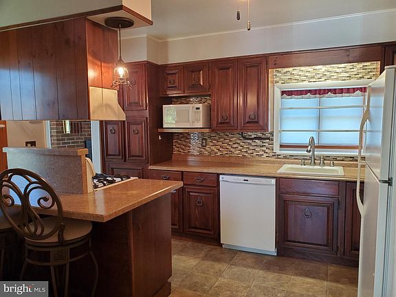 4th image of 1016 Glenvilla Dr