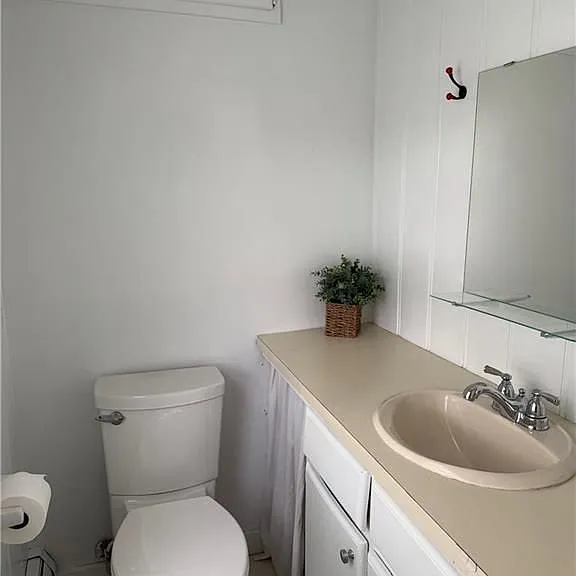 124 Beach Rd — Photo 10