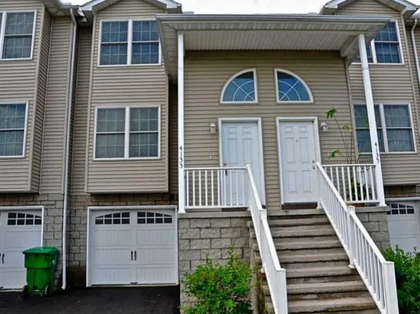 4133 Wood Hills Dr #C16, Erie, PA 16510