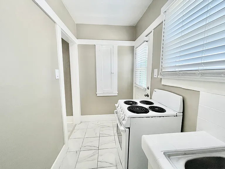 672 Junipero Ave #672 — Photo 15