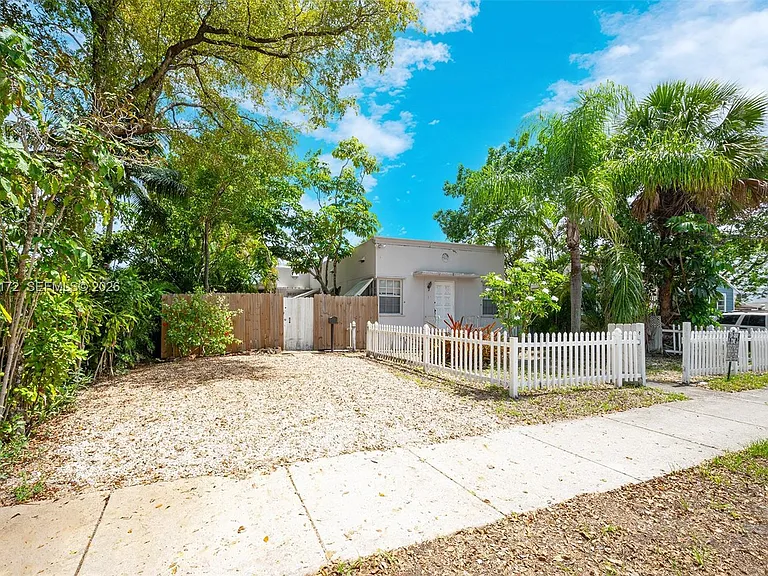 1922 McKinley St #3 — Photo 1