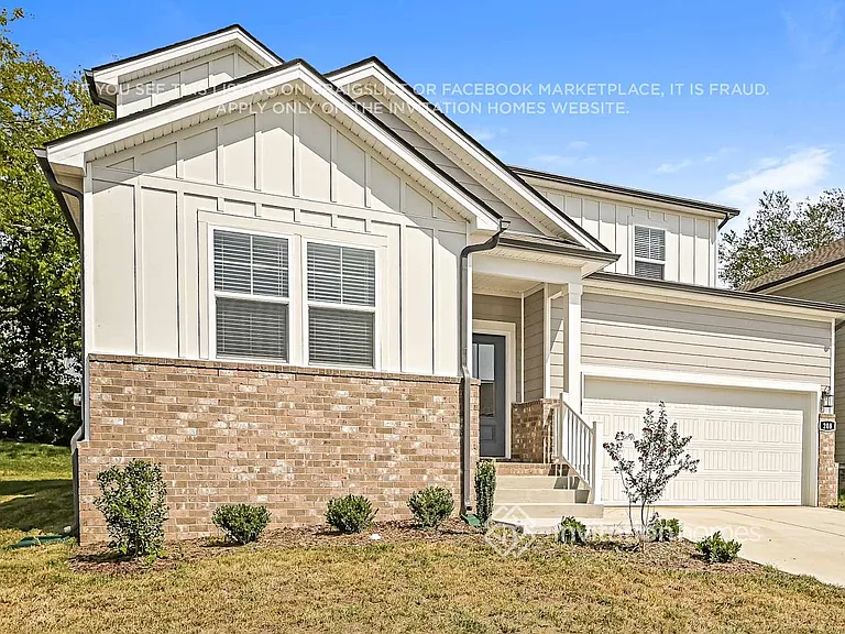 208 E Millbrook Dr — Photo 4