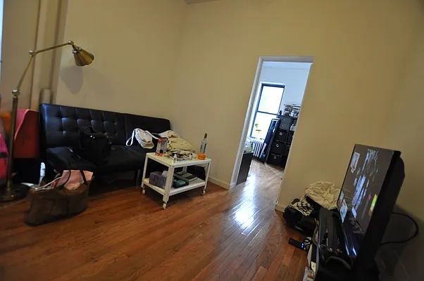 Rented by REAL New York | media 14