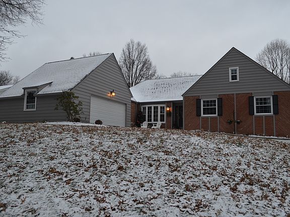 4th image of 1525 Saunders Dr