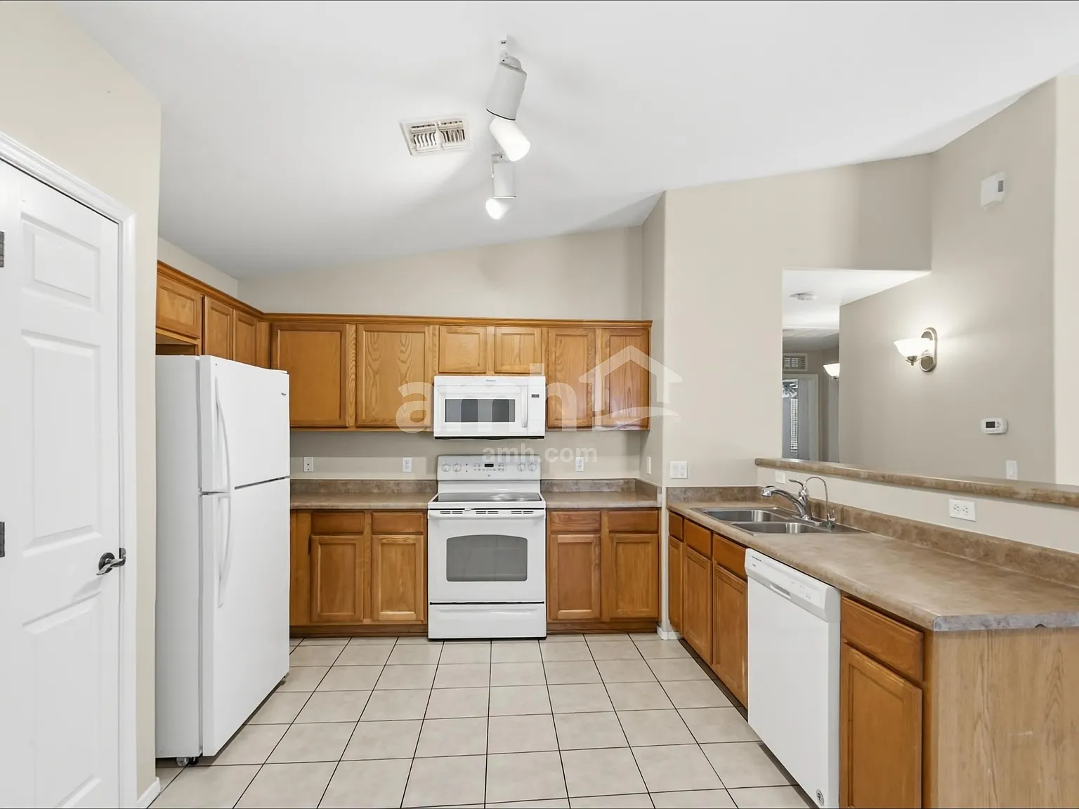 4 bed, 2.0 bath, 1538 sqft, $1,850 — Photo 3