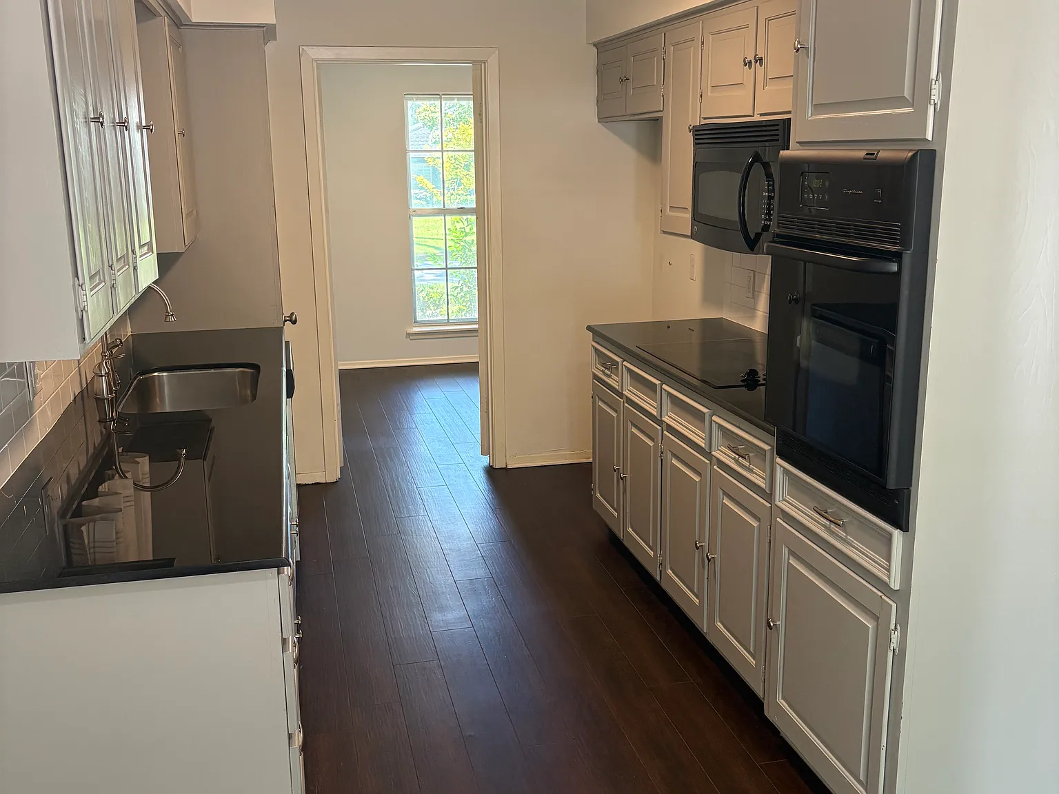 3 bed, 1804 sqft, $1,950 — Photo 4