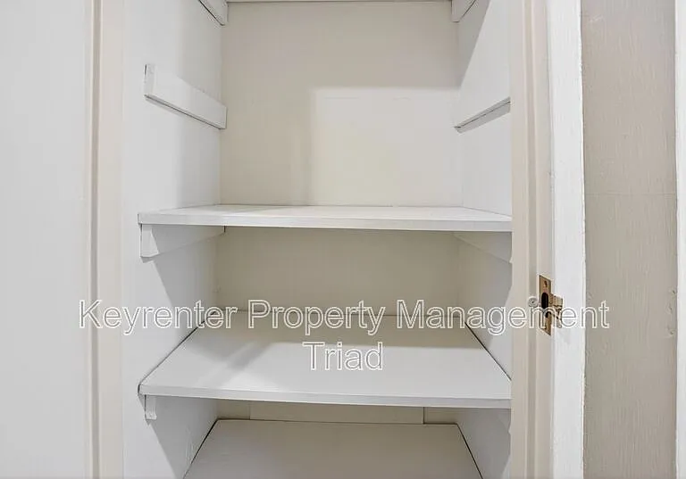 1101 N Elm St #104 — Photo 18