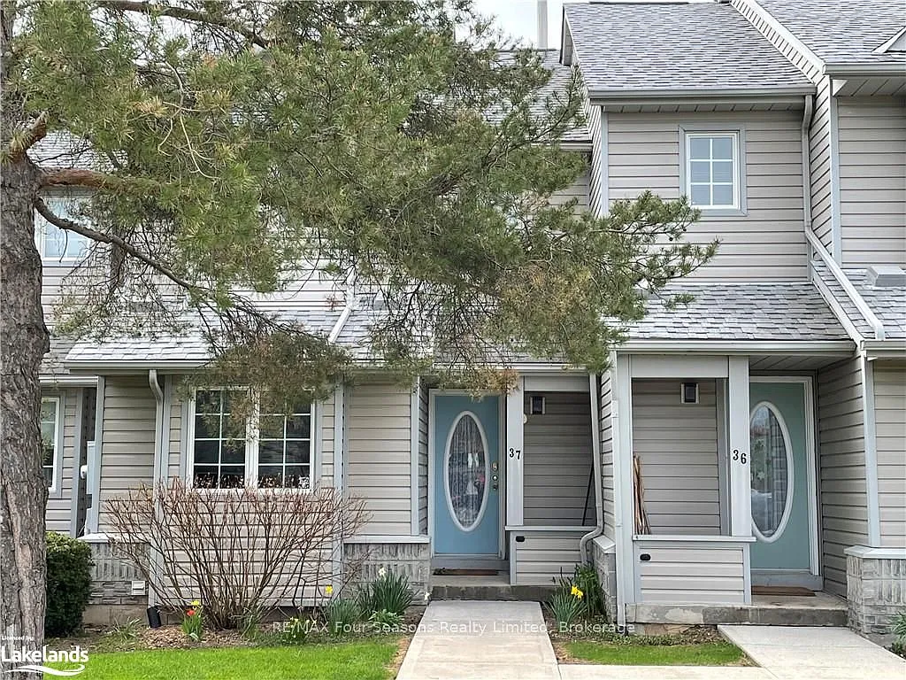 4 bed, $3,000 — Photo 1