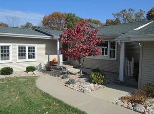 1228 N Rim Rd, East Peoria, IL 61611