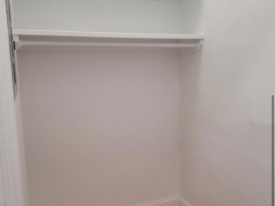 2nd image of 64 Hemenway St #3L