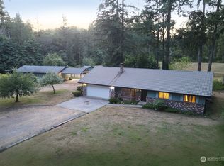 6200 Shawn Dr SW, Olympia, WA 98512